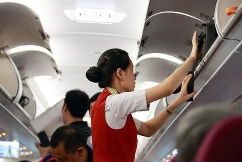 飞机上还有“隐藏服务”？很多人不知道，你不开口空姐不会帮你