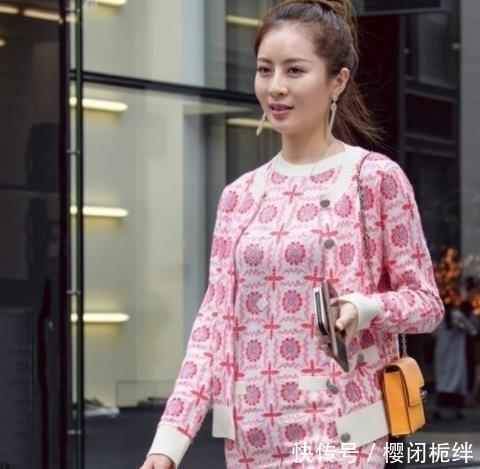 『感觉』街拍集:尖头高跟鞋,给人仙气十足的感觉,衬托出高贵气质