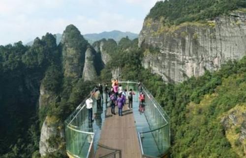 张家界最著名的天门山景区，风景如画，网友：去了不想回了