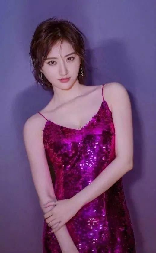 浪费时间！景甜穿双鞋子，需要半个小时，想撞鞋都难！