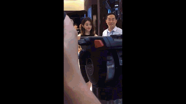 赵丽颖七夕终破怀孕传言，她希望两人能克服一切困难相爱