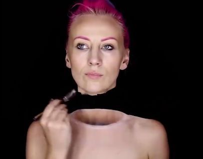 女子化了一个妆，把男友吓傻了，网友：这化妆术绝了！