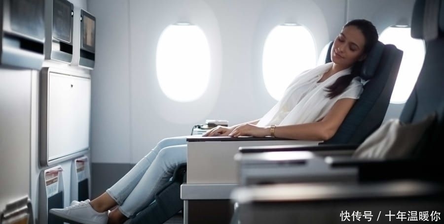 香港国泰航空承认飞机上安装有监视器 纪录乘客机上行为