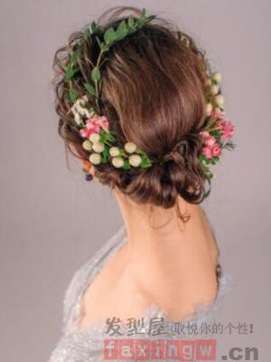 时尚新娘盘发技巧 简单打造高贵优雅气质