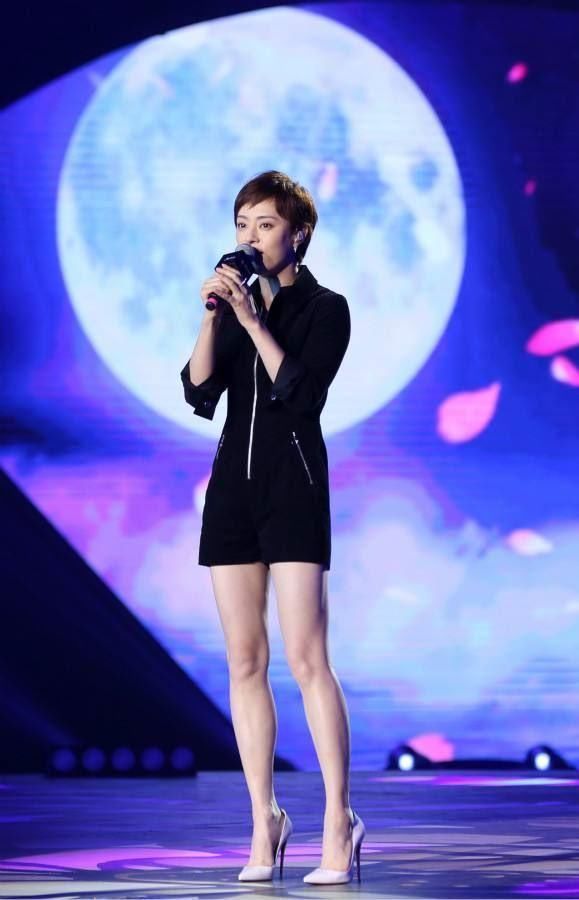 孙俪真放肆!穿的短裤很宽松都快遮不住 网友:娘娘你太会装了!