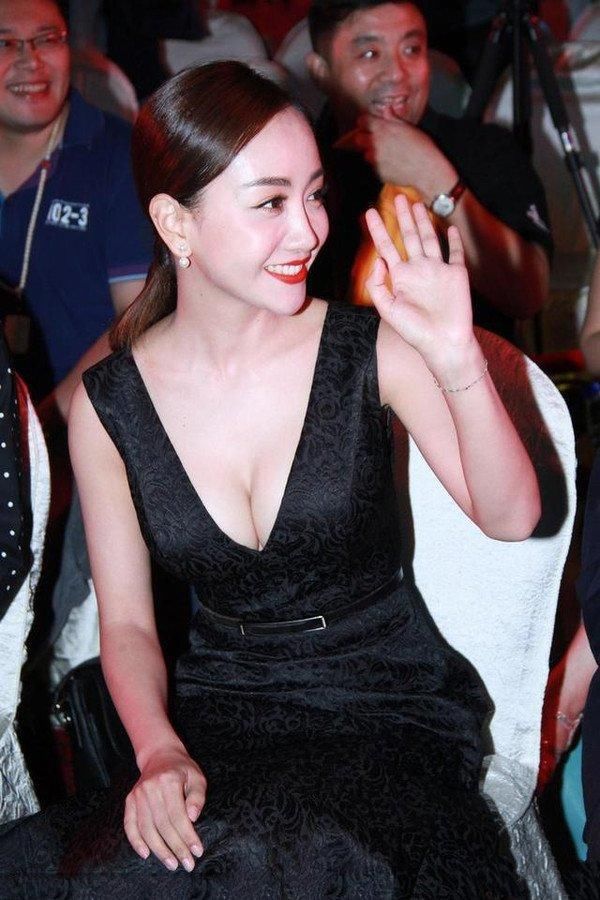 同是81年，当马苏的黑色连衣裙撞上了杨蓉，差距是真大呀!