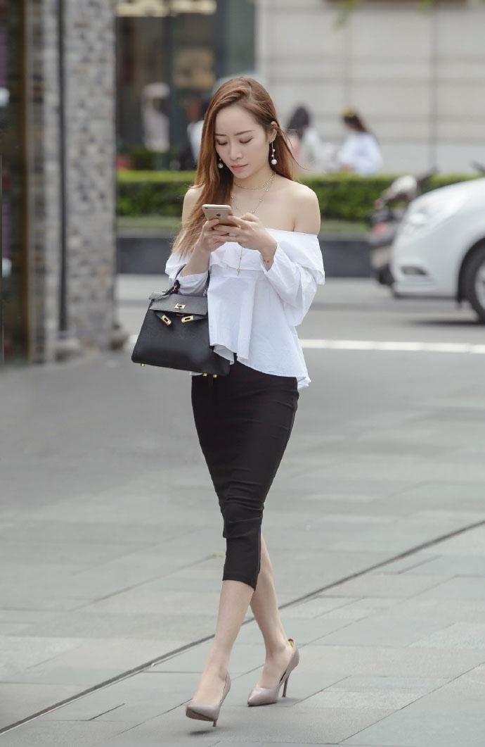 街拍: 永不过时的经典黑白搭, 图4小姐姐青春的气息分外浓郁