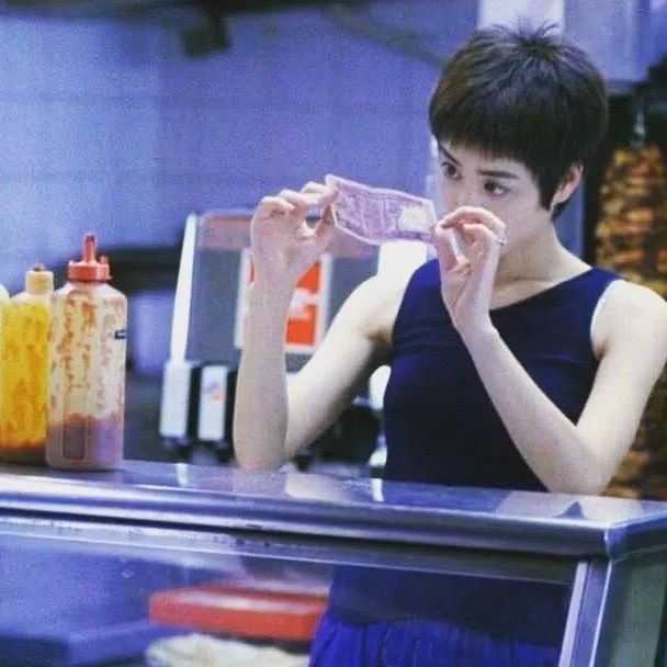 王菲首个天价综艺秀被喷走下神坛?