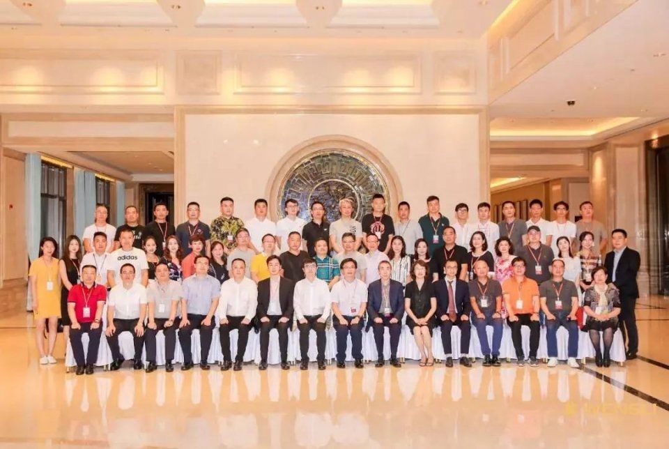 源于丝绸，高于丝绸:万事利丝香门第荣耀上市!