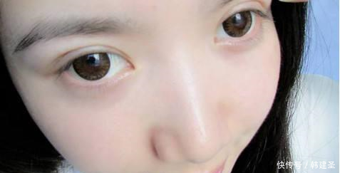 不花钱也可以祛眼袋用家里的它敷面膜，半个月眼袋皱纹全不见
