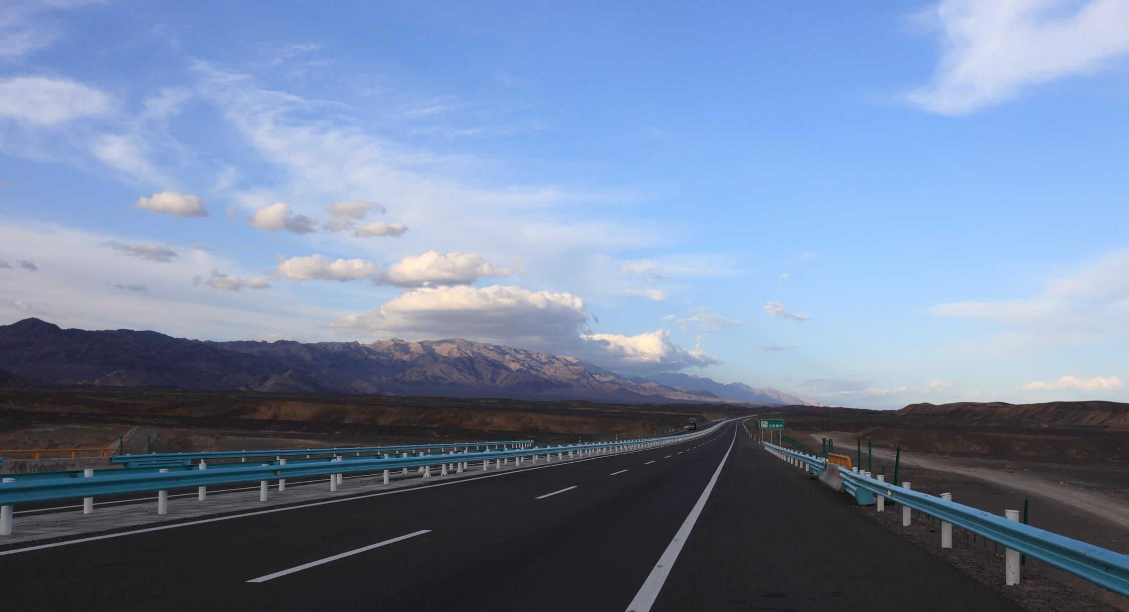 自驾游一般多少个人比较好？