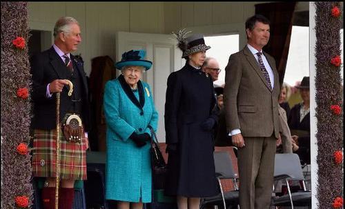 英女王携王室成员亮相高地运动会查尔斯王子一身短裙实力吸睛