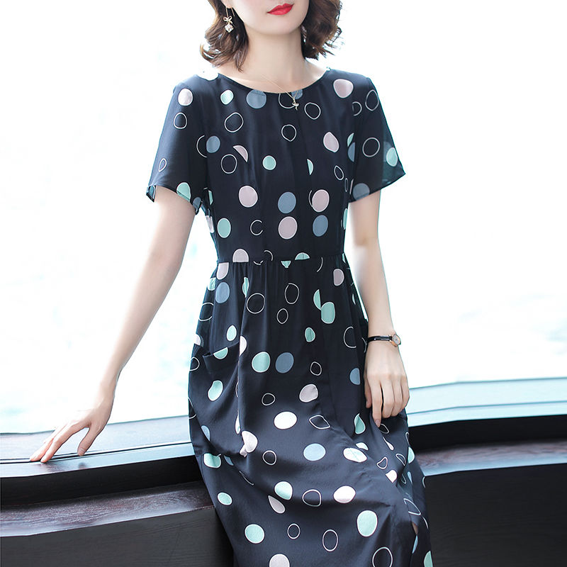 腰粗腿粗屁股还大的办公室女人，多穿这种“藏肉裙”，瘦美还迷人