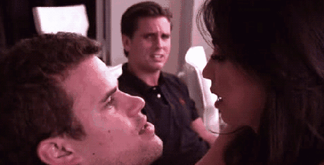 薛之谦晒娃照片引起全国众怒，一张普通照片的背后让人毛骨悚然