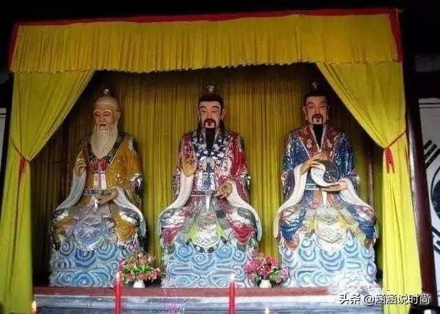 为什么寺庙禁止游客对着佛像拍照？网友：看完的确不敢再拍了