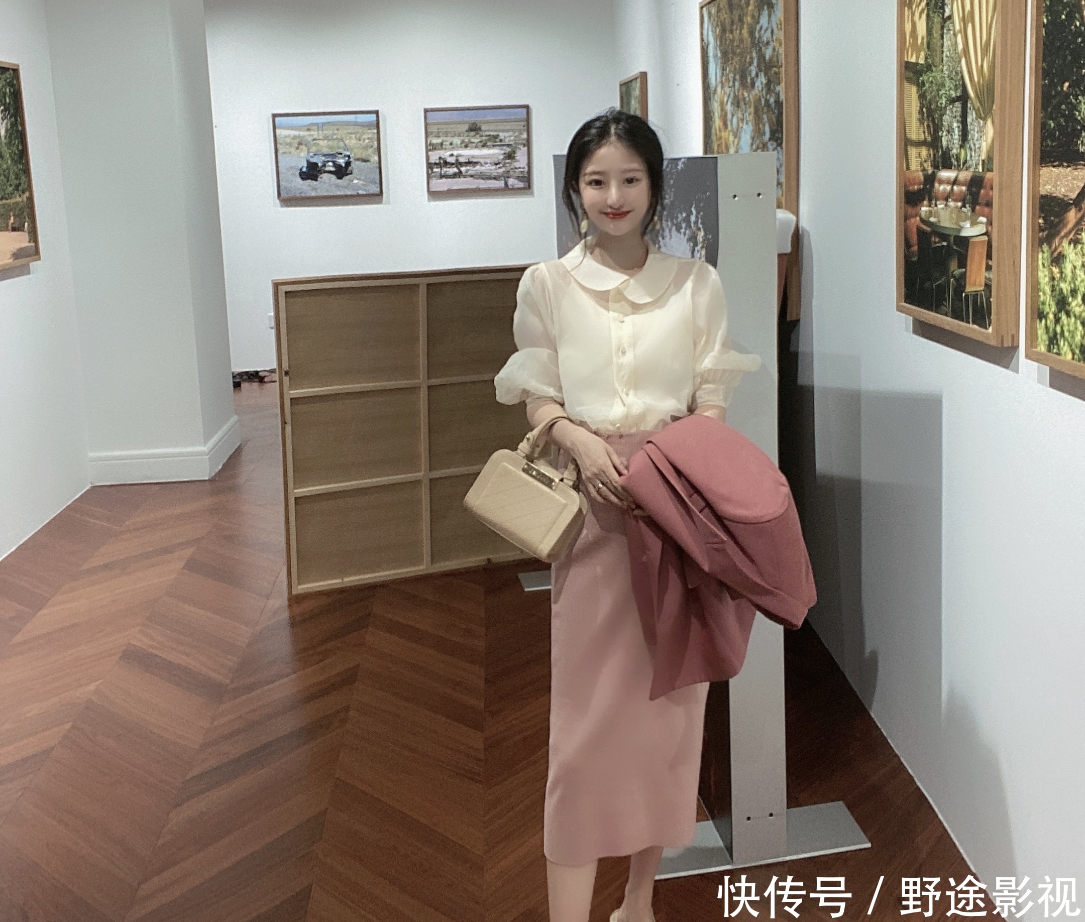 『大喜』网红大喜解锁小个子OL穿搭,气场与时髦兼具,20+瞎穿都好看