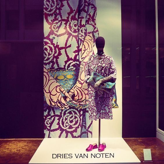 没想到!她把《演戏攻略》中的元素用在橱窗里，高级炸了!