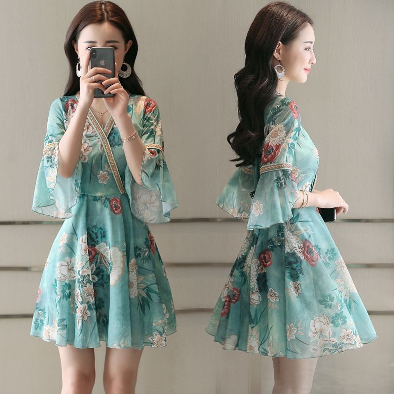 旅游不要带裤装，太不上相!这种“简约风”裙子，让你美得刚刚好