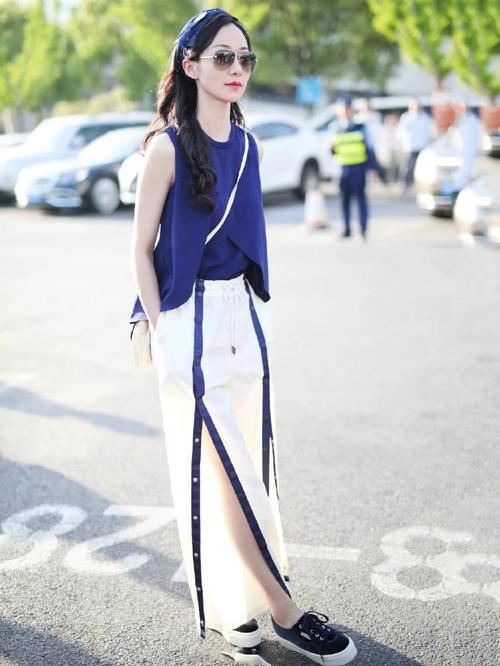 这两位女星称得上干净，她俩都爱阔腿裤，这样穿不露光