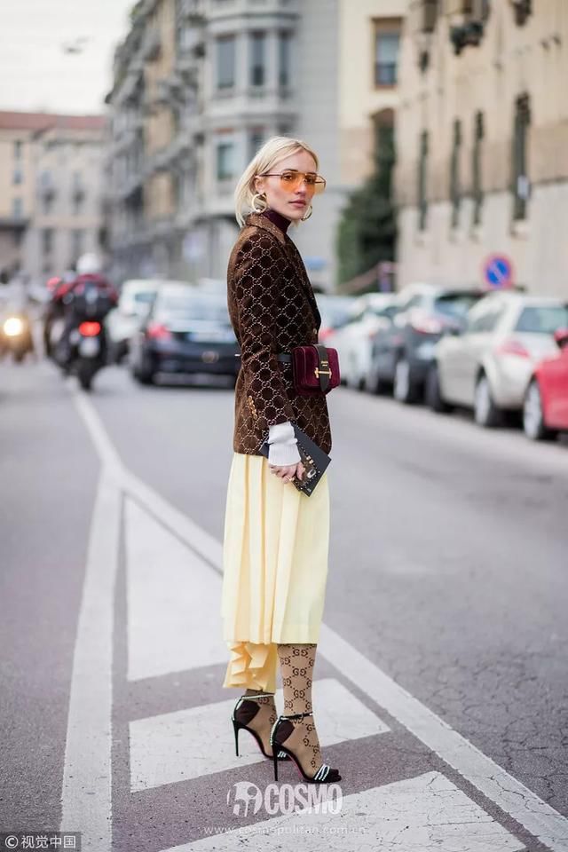 时髦办｜腿长成这样，请放过长筒袜