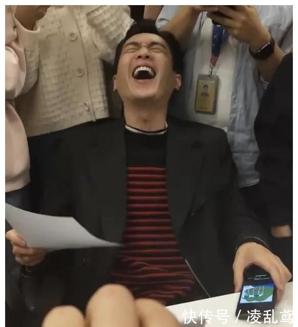 「毛笔画」都说张若昀的毛笔字丑,见到他拿毛笔画的画,对他另眼相看了