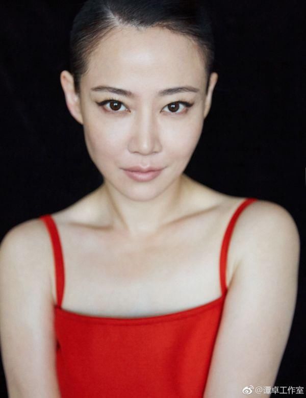 服气|《药神》后发现谭卓也是美人一枚,果然微胖是最好的身材!