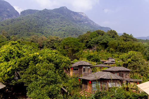  「人均gdp」广东面积“最大”的县，比2个东莞还大，且比梅州还