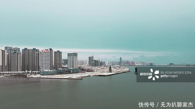 广东压力最小的城市比广州，珠海适合生活，不是深圳也不是中山