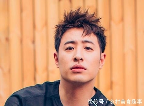 『粉丝』潘玮柏晒出近照,减肥成功但双眼无神瘦脱相,让粉丝担心!