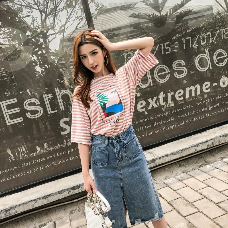 T恤这样穿的都是女神,清新有气质,你是下面哪一款呢