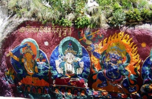 西藏小村庄,游客出入受限,晚上八点后严禁出入