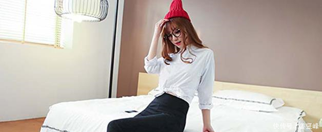 如此身材的打底裤美女,凸显魅力小蛮腰,吸引力十足