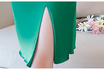 大热天老婆在家不穿小裤裤，换上这样的睡衣，性感而不失韵味