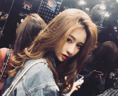 温婉素颜直播回应负面传闻，别砸手机，请给少女改过的机会?