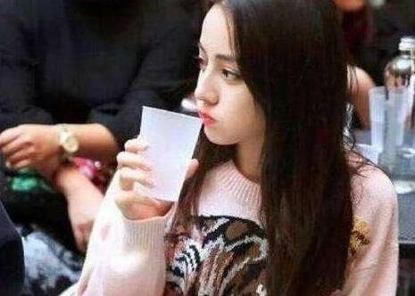  「气质」一个精致女人！每天必做的5件事！做好让你比同龄人更显年轻气质
