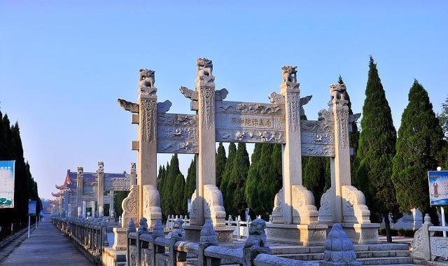 亚洲最大的寺庙就在我国 门票仅有40元 却可以逛上一整天