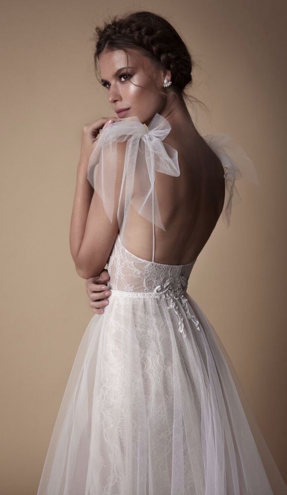 Berta婚纱:蕾丝与薄纱完美的结合带来天使般的魅力