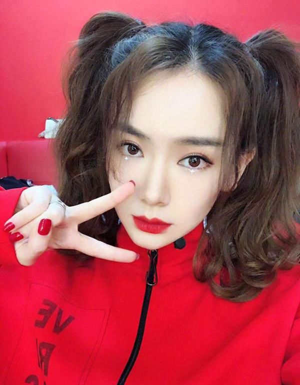 每年必火的眼妆小心机，明星都在画，撩人又闪亮，你画你就是焦点