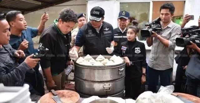 坑完中国游客，外国人这样说:反正他们人傻钱多，太好骗!