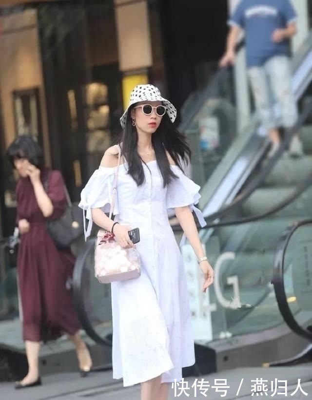  搭配一双高■高跟鞋魅力穿搭，秀出女性完美的姿态