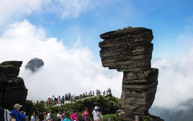 中国贵州这个地方火了，此建筑就连外国人也赞叹：太不可思议了