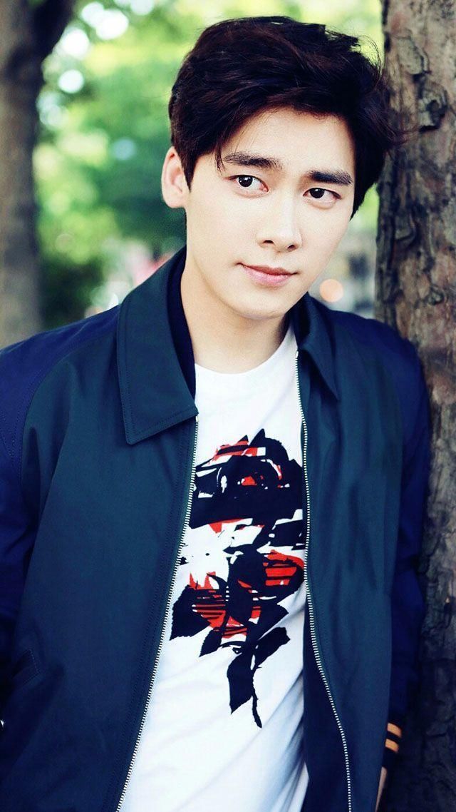 李易峰换新发型像换了张脸, 颜值爆表堪比整容