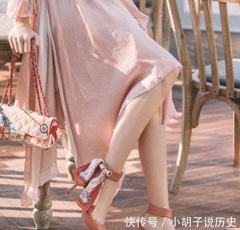  设计■简约时尚的一字扣百搭高跟凉鞋