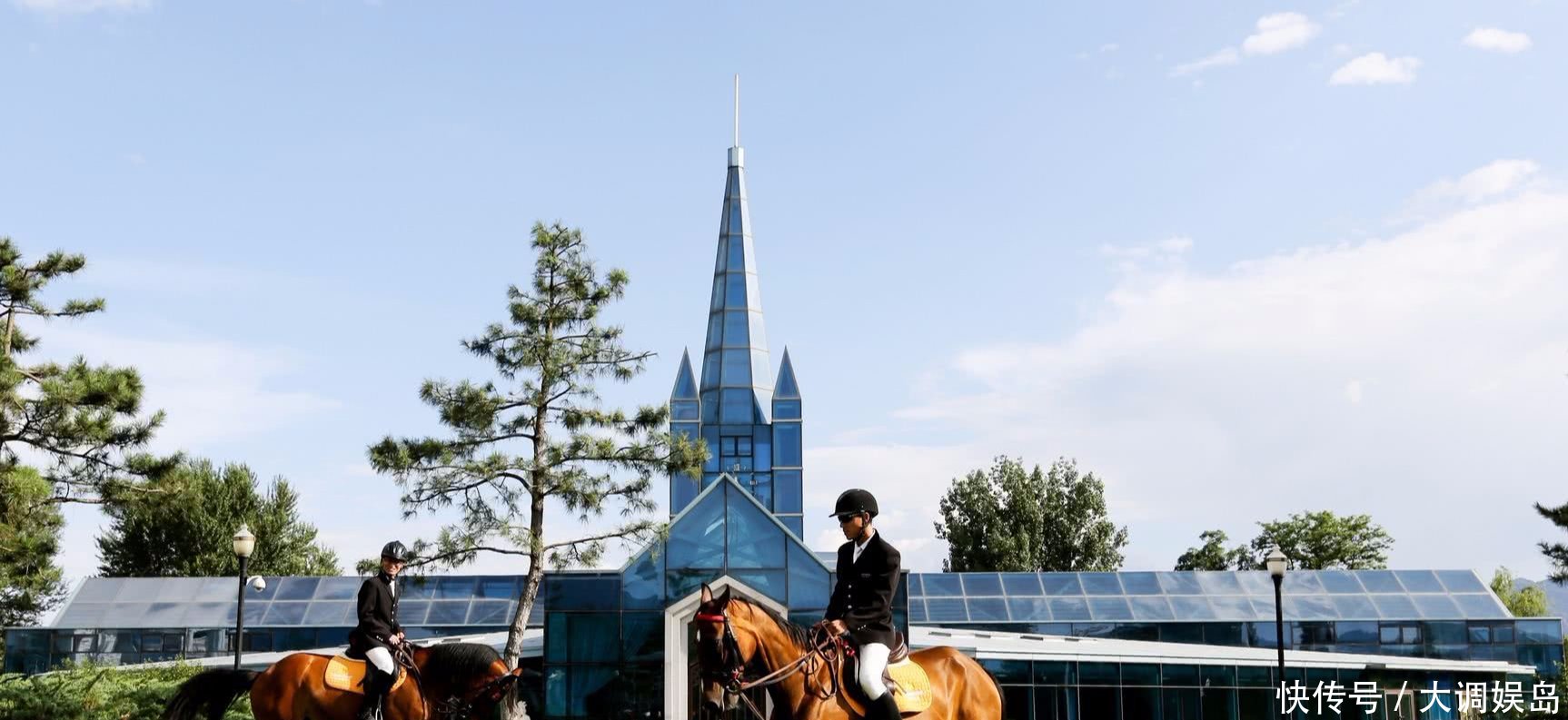 曾穷到帮人倒夜壶，如今坐拥6千亩的庄园，身家8百亿却无人继承