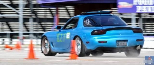 【输出】改装姿态大于一切的1993款马自达 RX-7，可输出364马力！