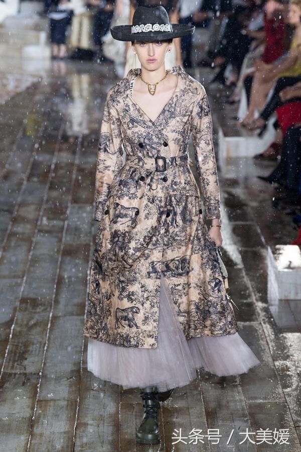 大美媛服饰迪奥2019早春度假系列时装秀
