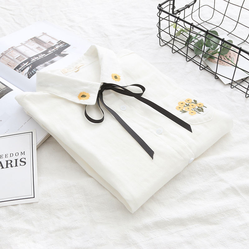 小姐姐还在犹豫穿什么，别犹豫了看看下面，在犹豫过冬了