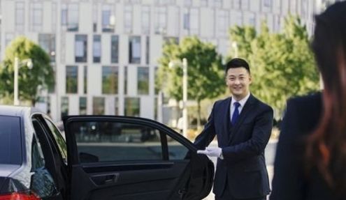  司务■开着豪车跑滴滴，这些滴滴里的豪华车司机们，究竟都是什