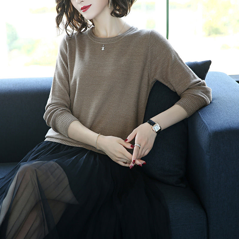 女人若不差钱，强烈建议穿这几款秋装，配烟管裤，减龄十岁都不止