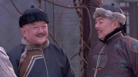  和?@嘉庆上位除掉和珅，当时纪晓岚在干什么？